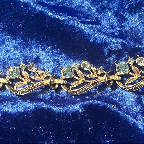 Lisner Signed Bracelet - Picture 2 of 3